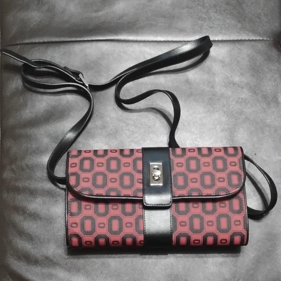 Ohio State Clutch Purse - Picture 4 of 8